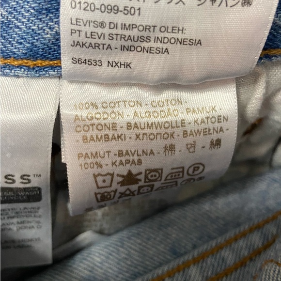 LEVI’S / 501 Medium Washed Cutoff Denim Shorts Size 26 - Picture 6 of 12